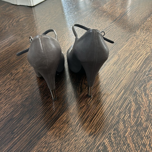 Chanel heels - Picture 3 of 4